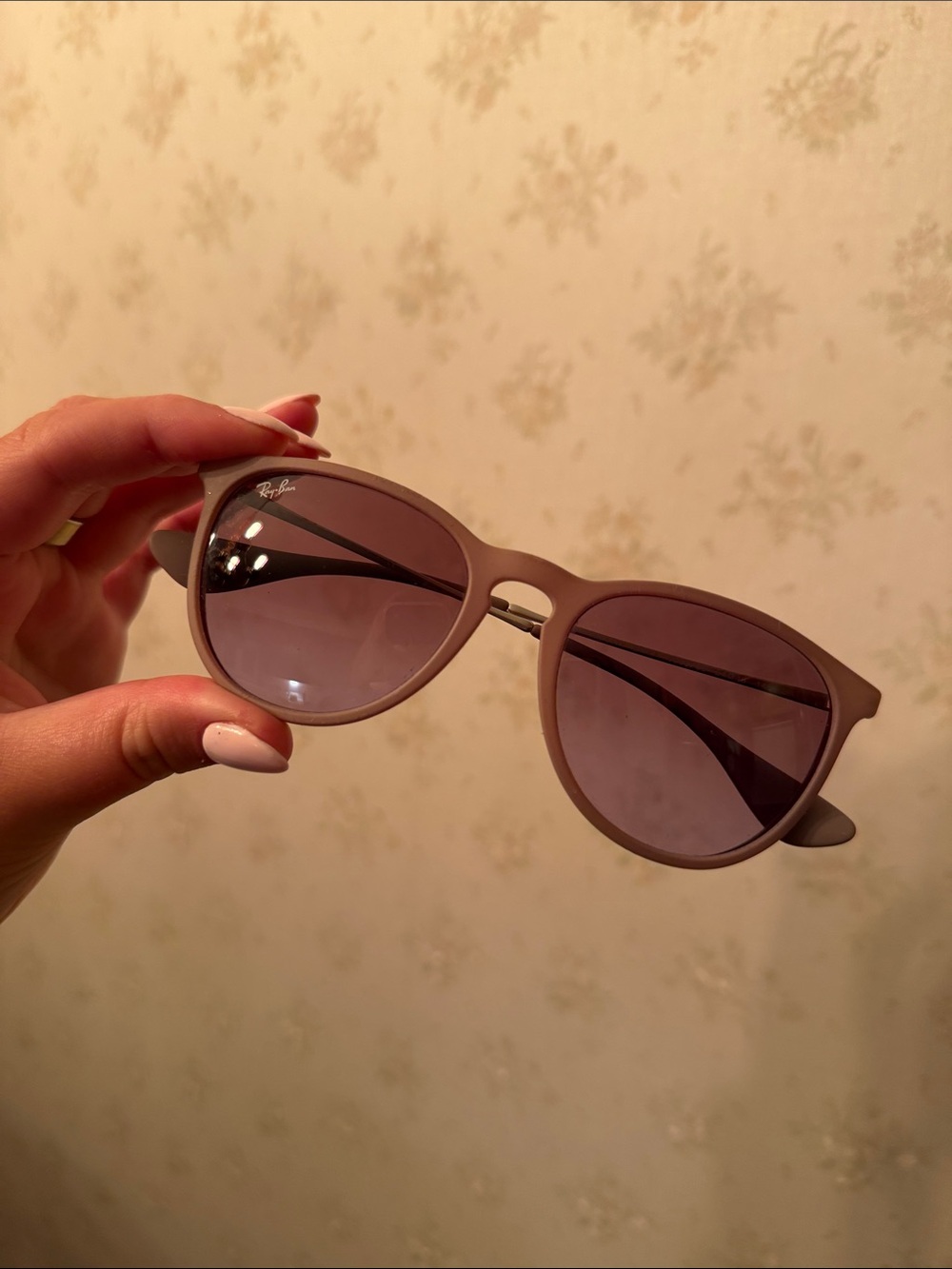 Ray-Ban Erika Classic Women’s Mauve Pink Sunglasses